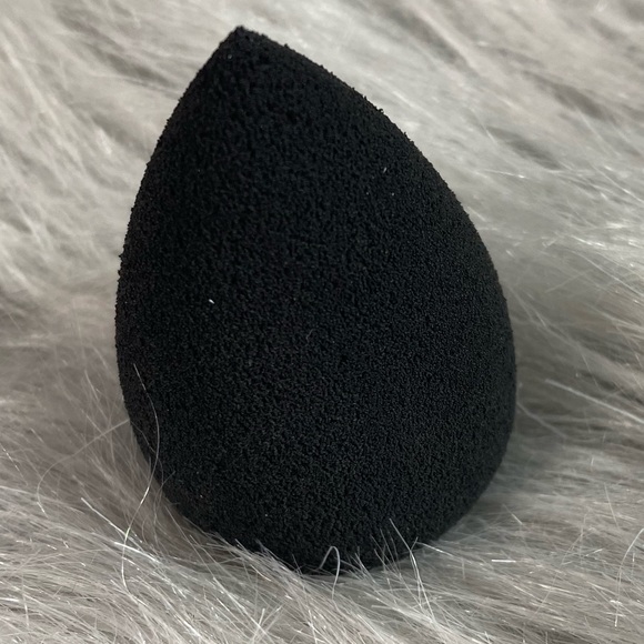 Small Teardrop Blending Spounge - Picture 1 of 5